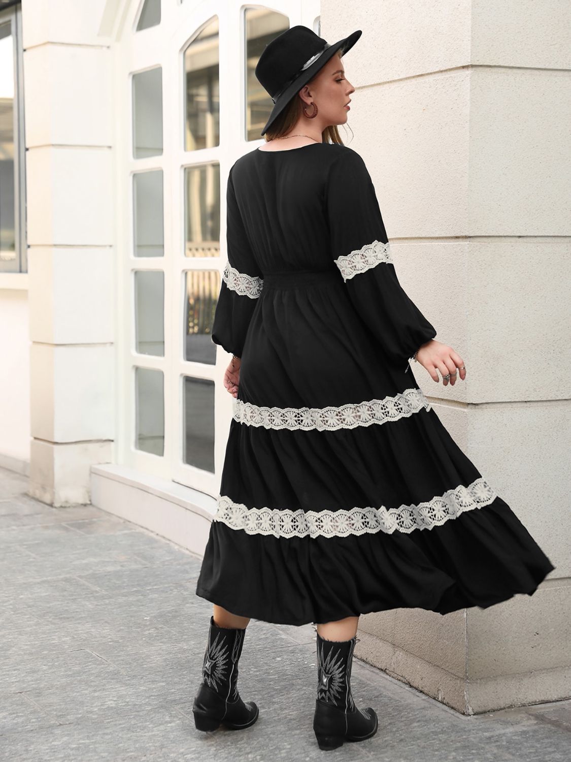 Curve Lace Detail V-Neck Long Sleeve Midi Dress