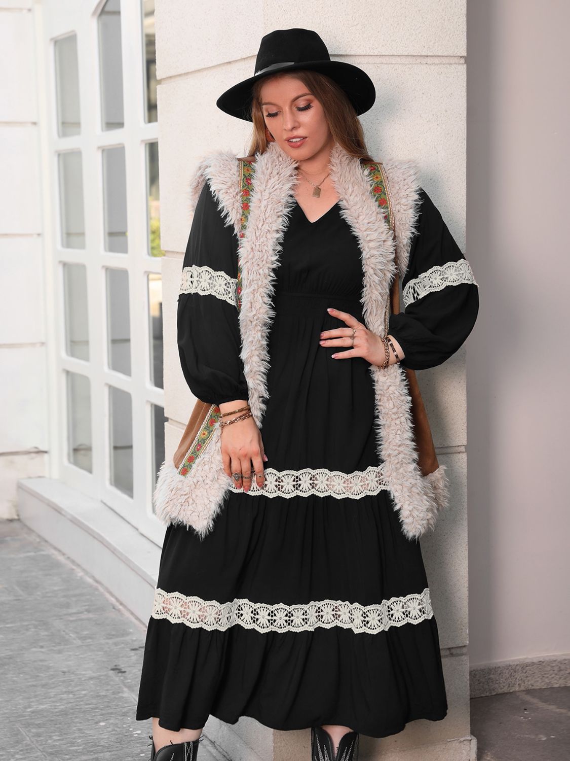 Curve Lace Detail V-Neck Long Sleeve Midi Dress